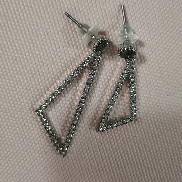 EARRING - Picture 3 of 4
